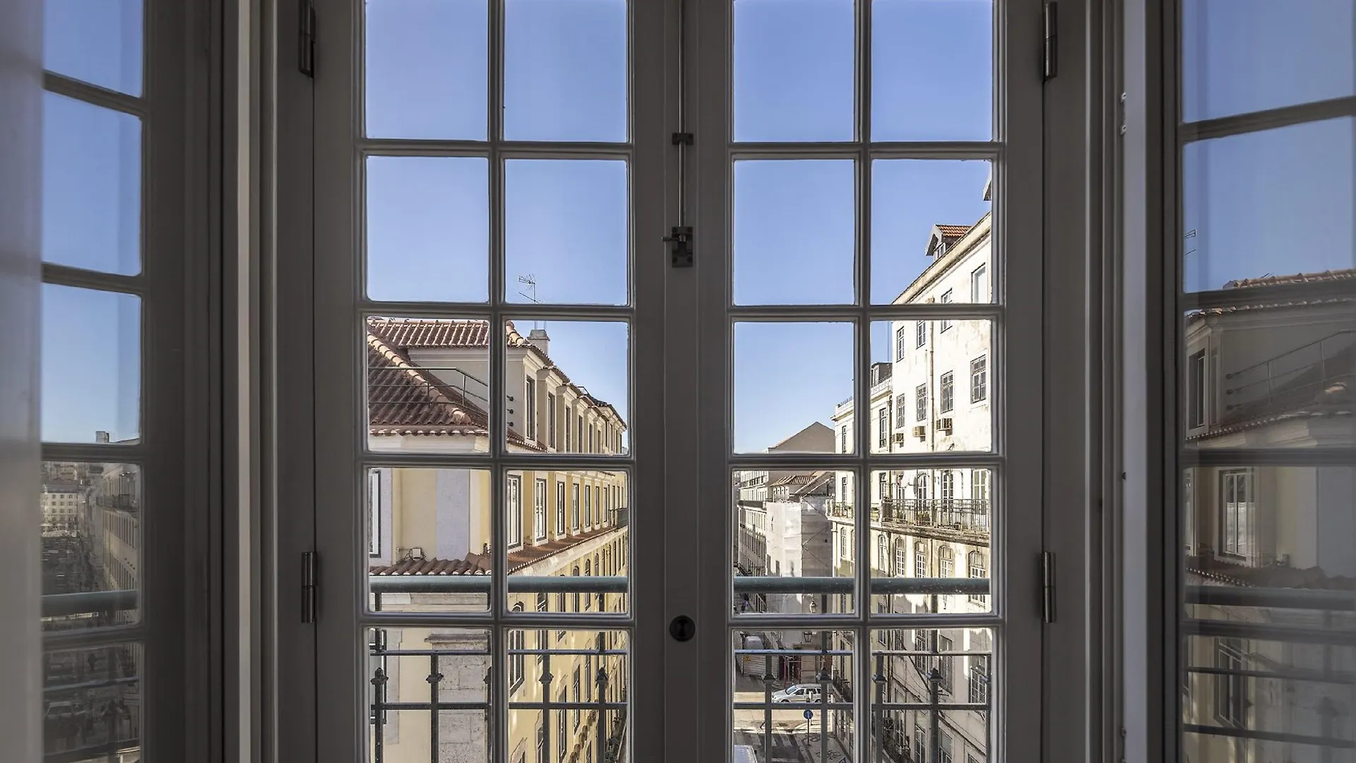 Lisbon Serviced Apartments - Madalena 0*,