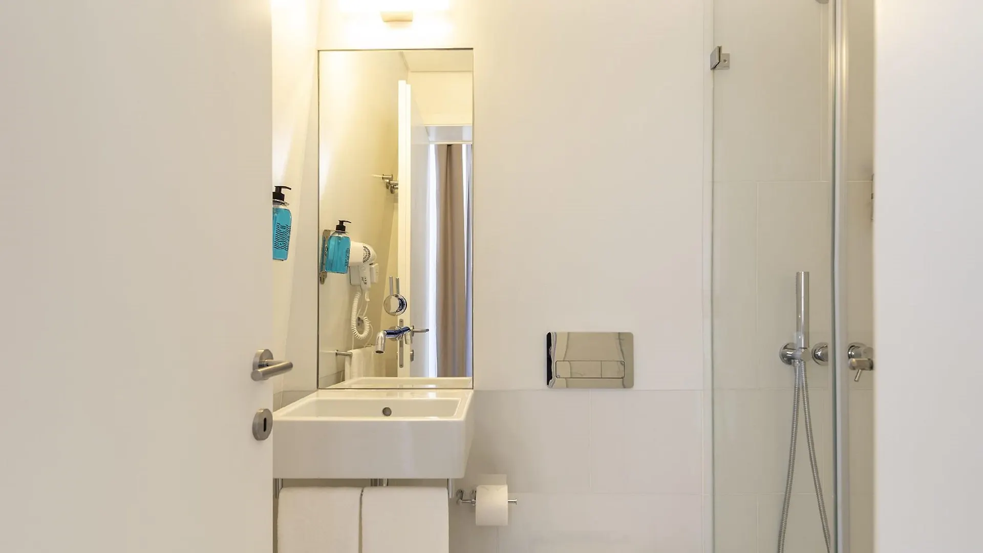 Lisbon Serviced Apartments - Madalena 0*,