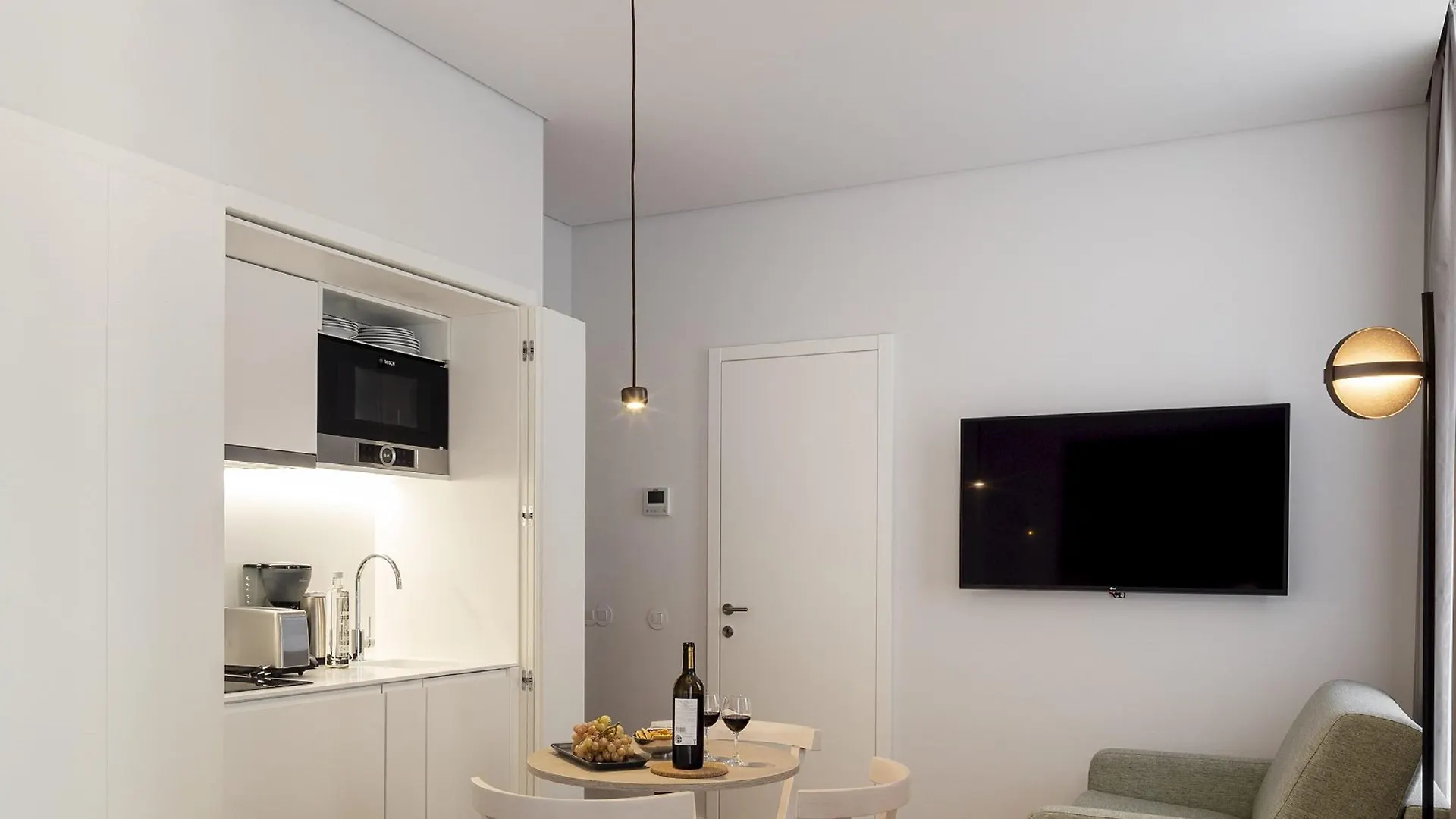 Lisbon Serviced Apartments - Madalena 0*,